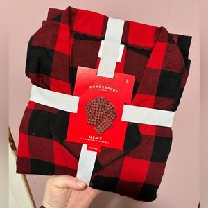 Wondershop Men’s red and black flannel PJ set